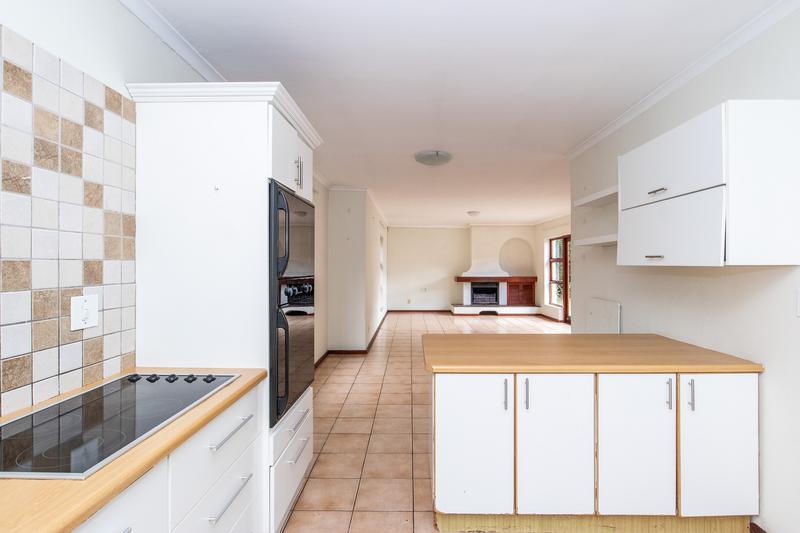 4 Bedroom Property for Sale in Constantia Western Cape